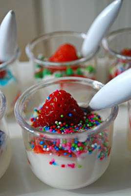 strawberry and yogurt cups recipe